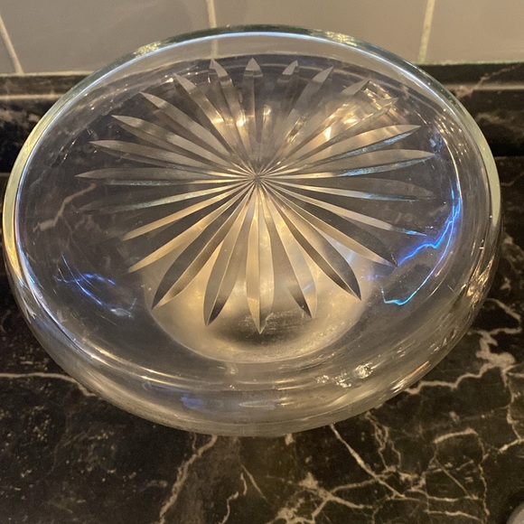 Vintage Decanter with 6 wine  glasses. - Picture 6 of 16